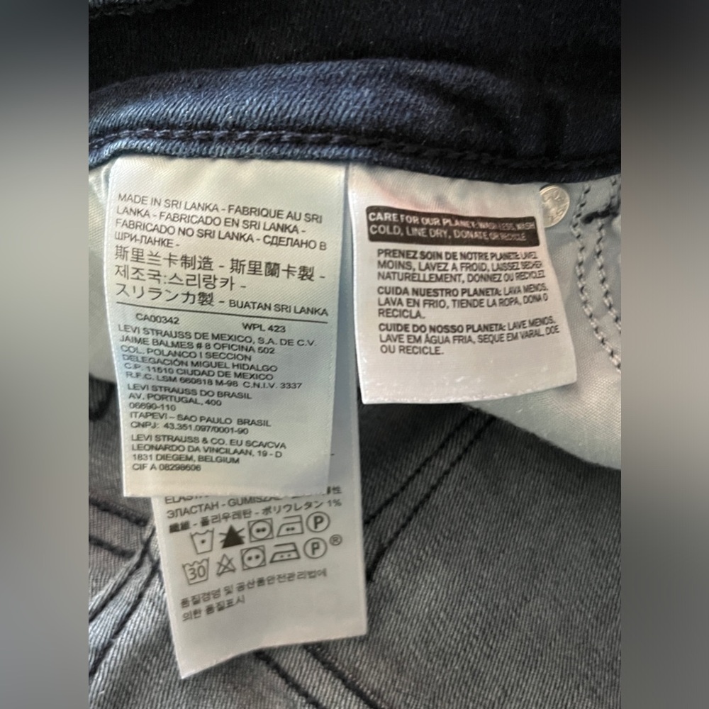 Women’s Levi Strauss Blue Jeans Capri’s Size 10 - Picture 12 of 15